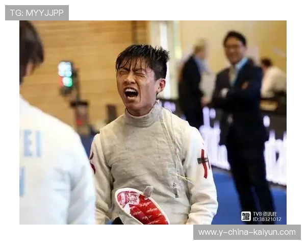 美国骑手凯尔·库克在巴黎奥运会上首次亮相即夺得障碍赛银牌，表现出色。